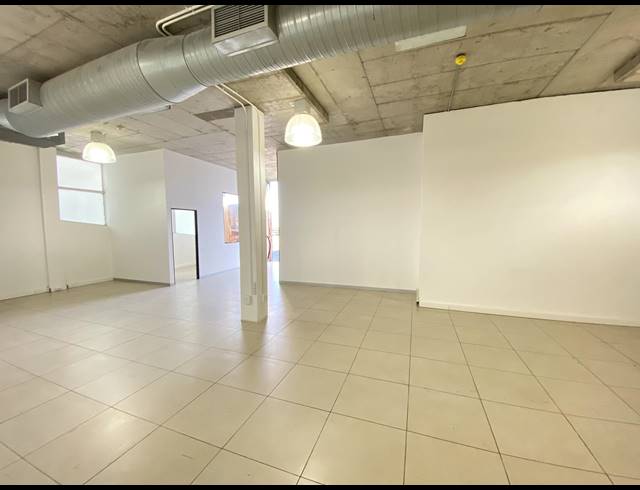 152M² OFFICE TO LET IN PAARDEN EILAND